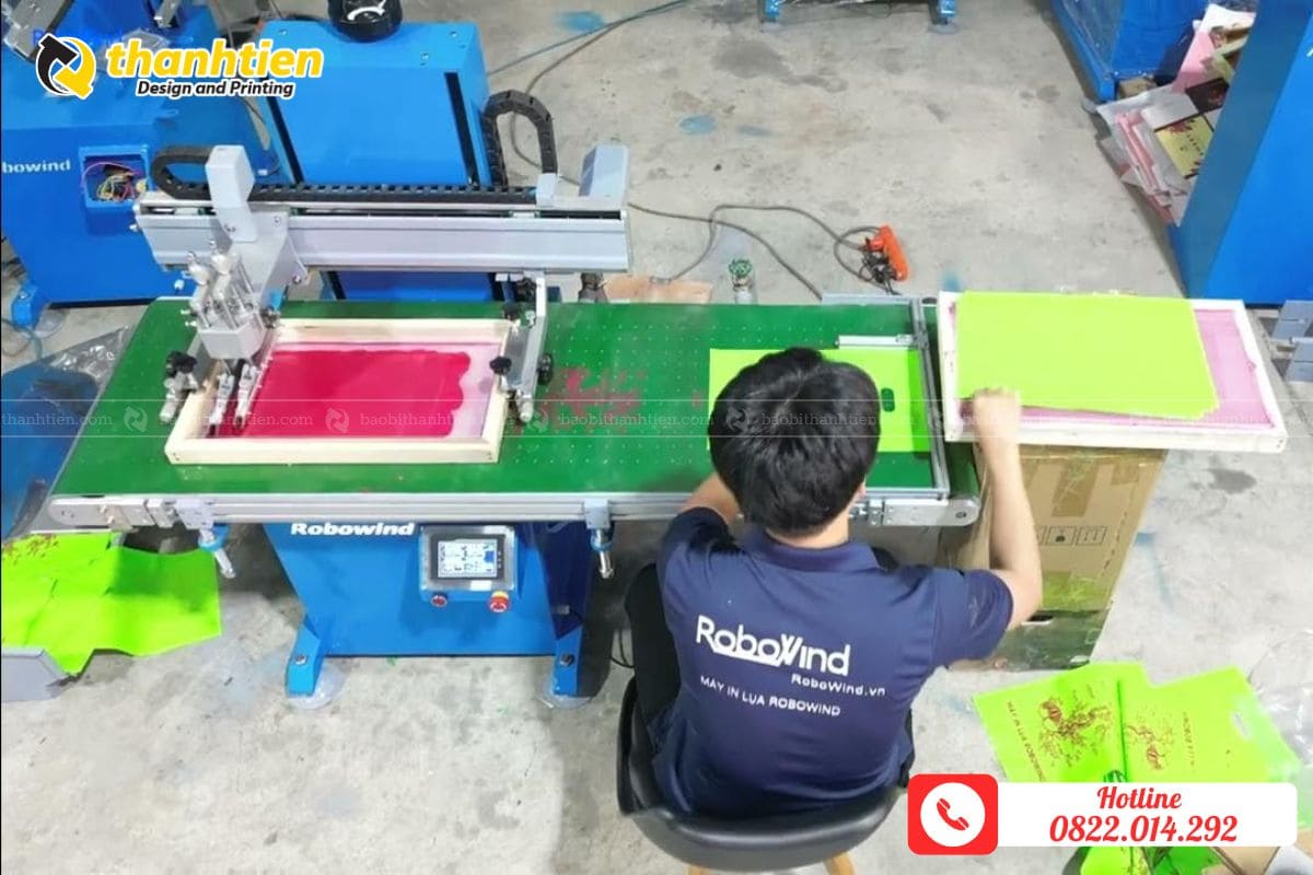 Phương pháp in lụa trực tiếp tại Bao Bì Thành Tiến