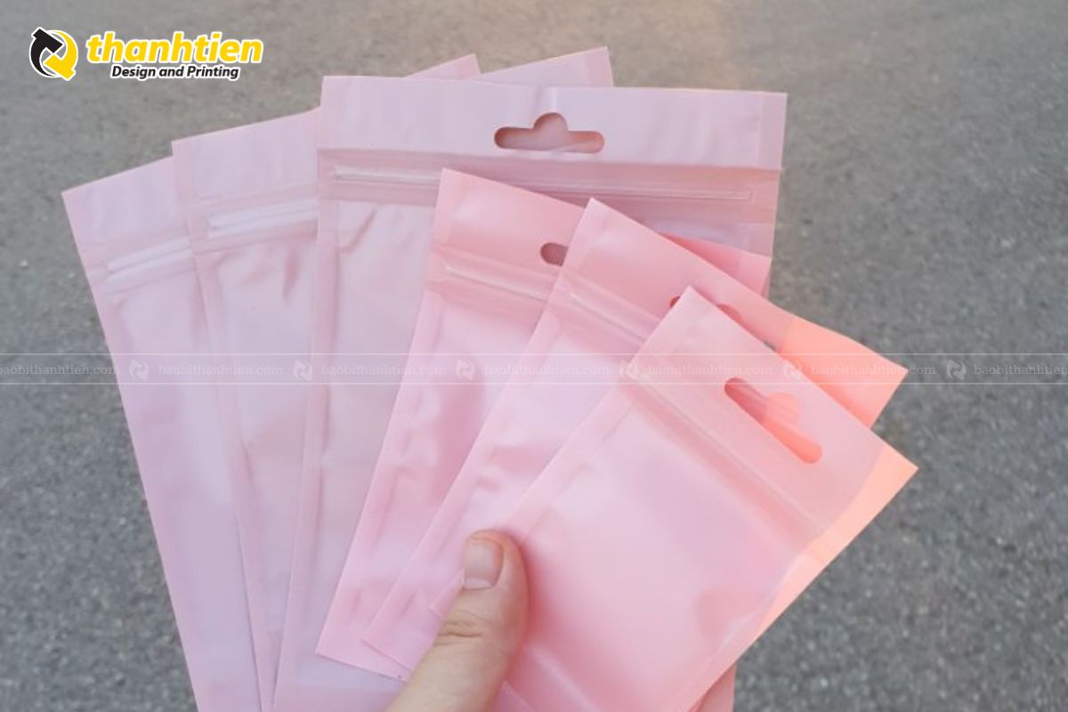 Túi zip đục lỗ cách bướm