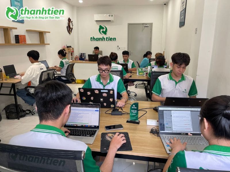 Nhân viên bao bì thành tiến