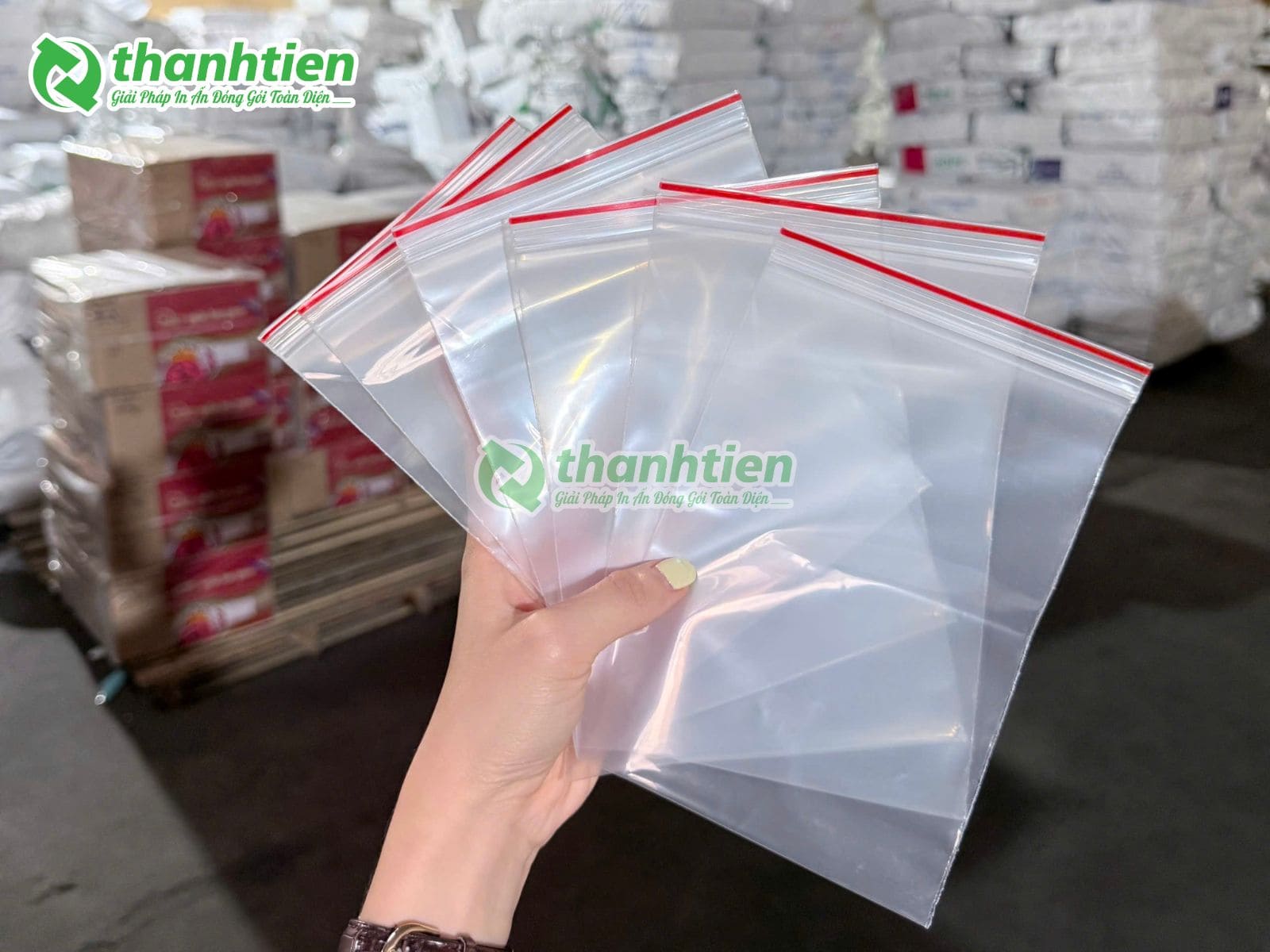 t&uacute;i zip chỉ đỏ