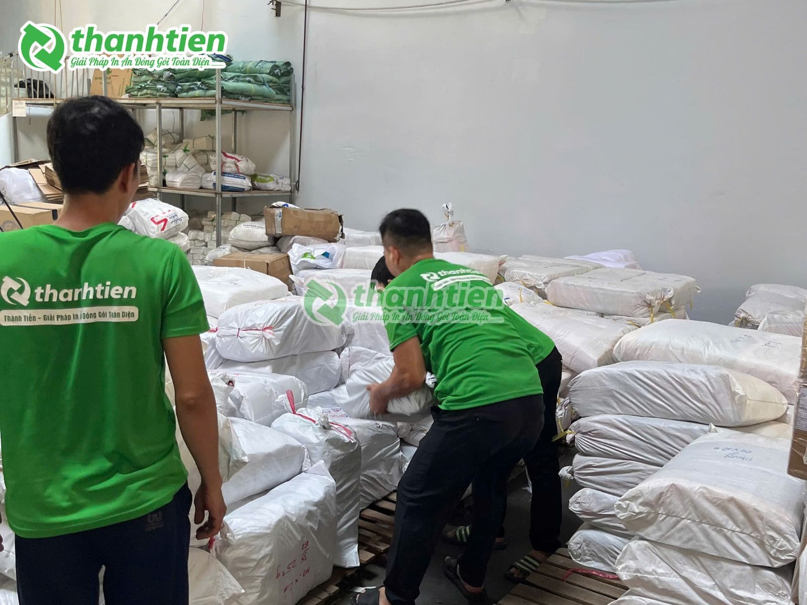 Xưởng sản xuất, in ấn t&uacute;i zipper gi&aacute; rẻ theo y&ecirc;u cầu