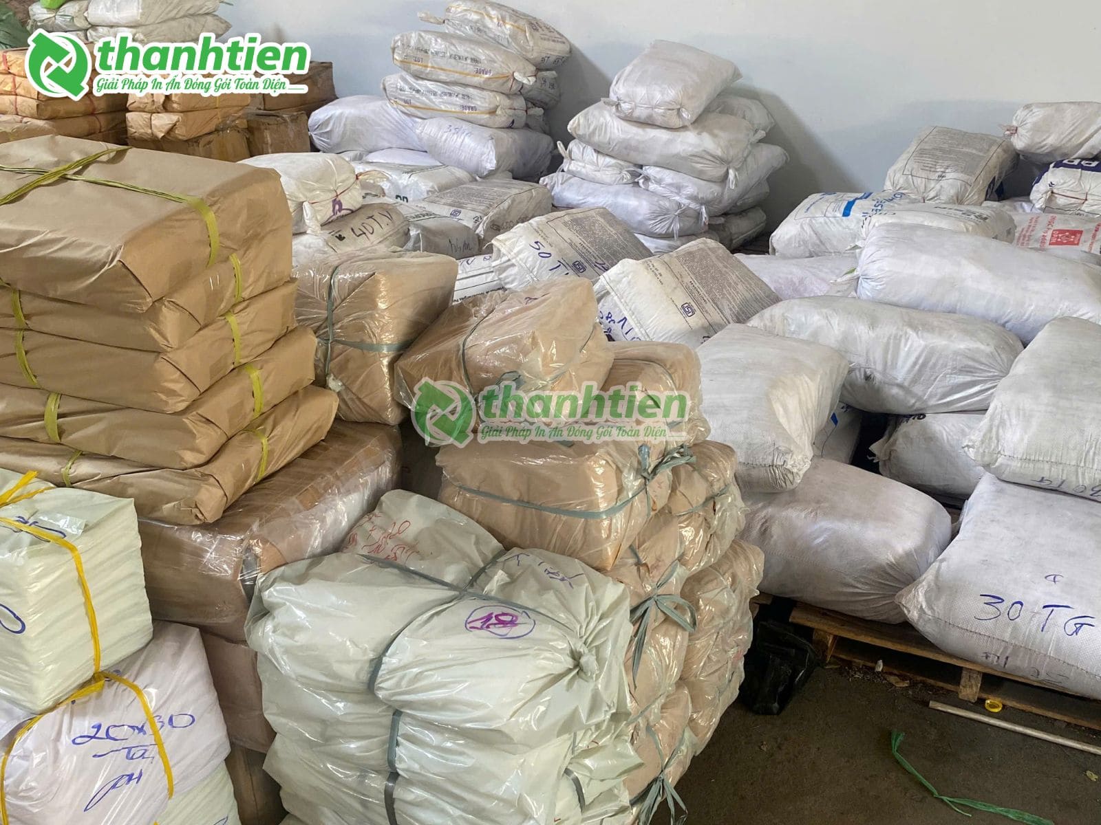 Địa chỉ đặt sản xuất t&uacute;i zip gi&aacute; sỉ, uy t&iacute;n, chất lượng tại H&agrave; Nội, TPHCM